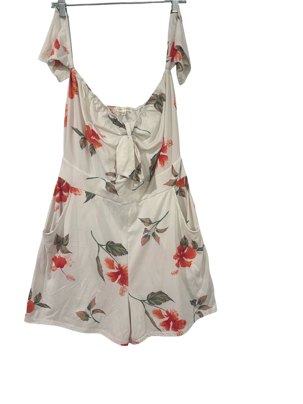 Curvy sense  white Floral Tie-Front Romper with front pockets size 1x